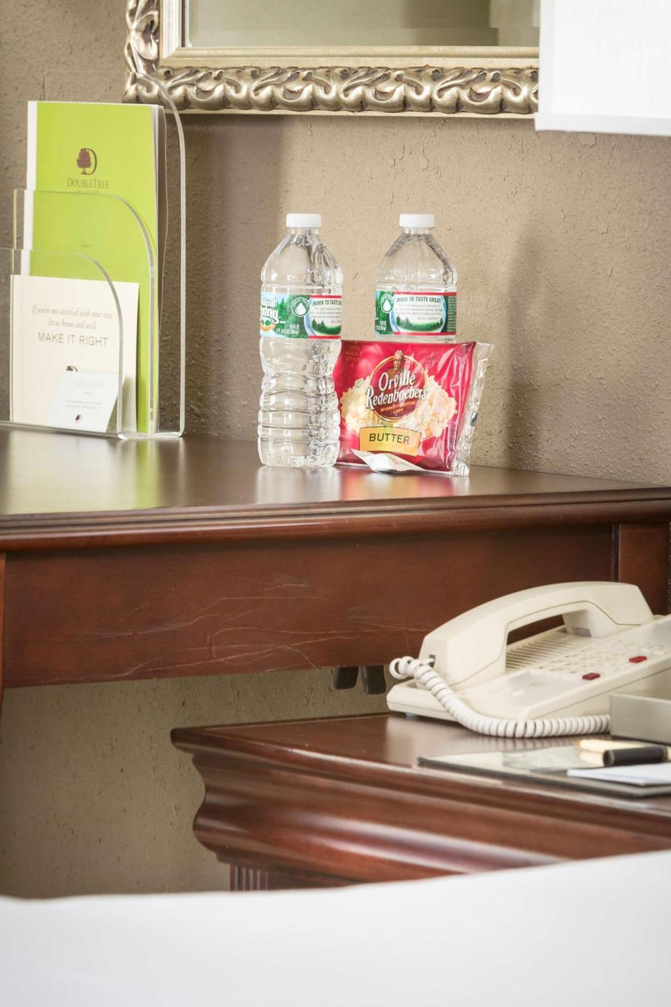 Doubletree By Hilton Boston-Milford Hotell Eksteriør bilde